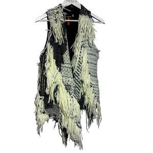 Taikonhu black and white fringe vest vintage’ macrame look large